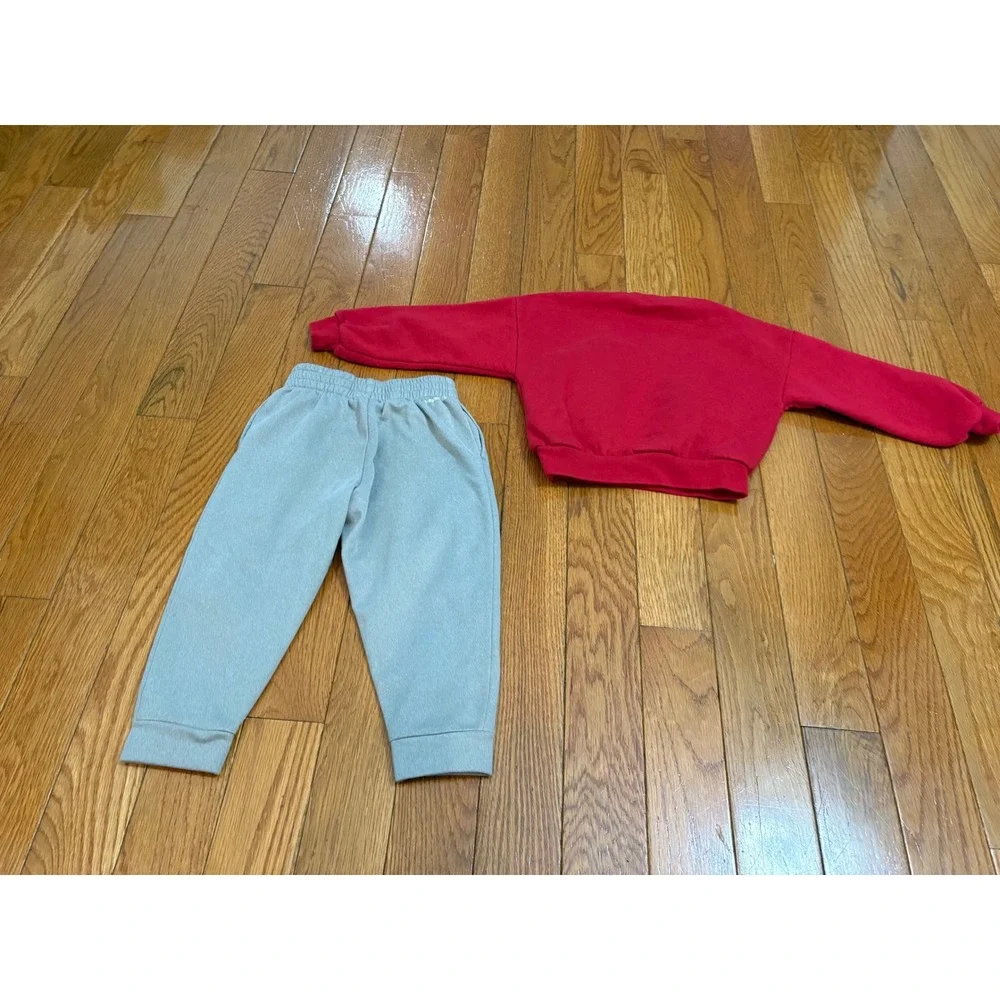 Nike Kids Therma-FIT Red Crewneck Sweatshirt & Gray Joggers Tracksuit Set 4T - Picture 5 of 6